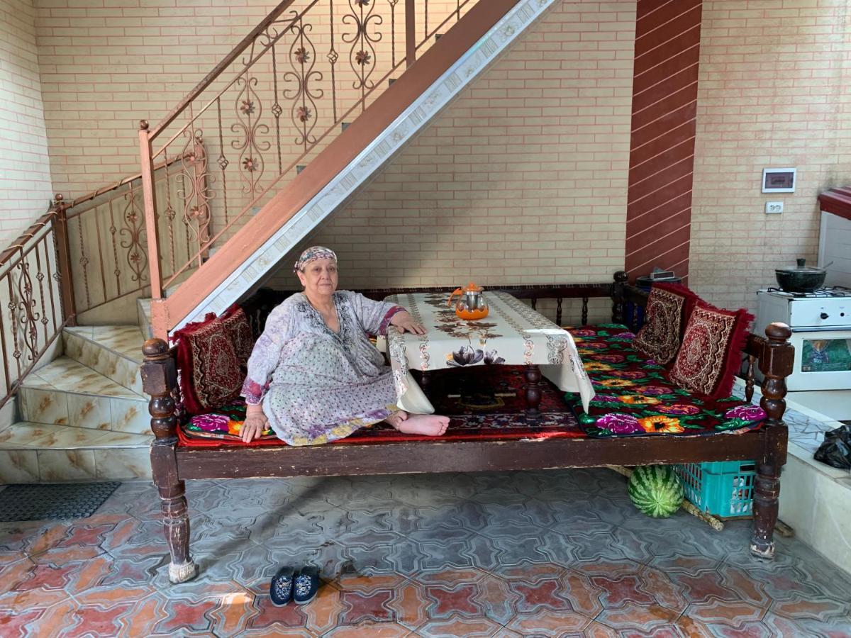 Muharram Homestay In The Neighborhood Of The Registan Square, 家族 ゲストハウス ซามาร์คันด์ ภายนอก รูปภาพ