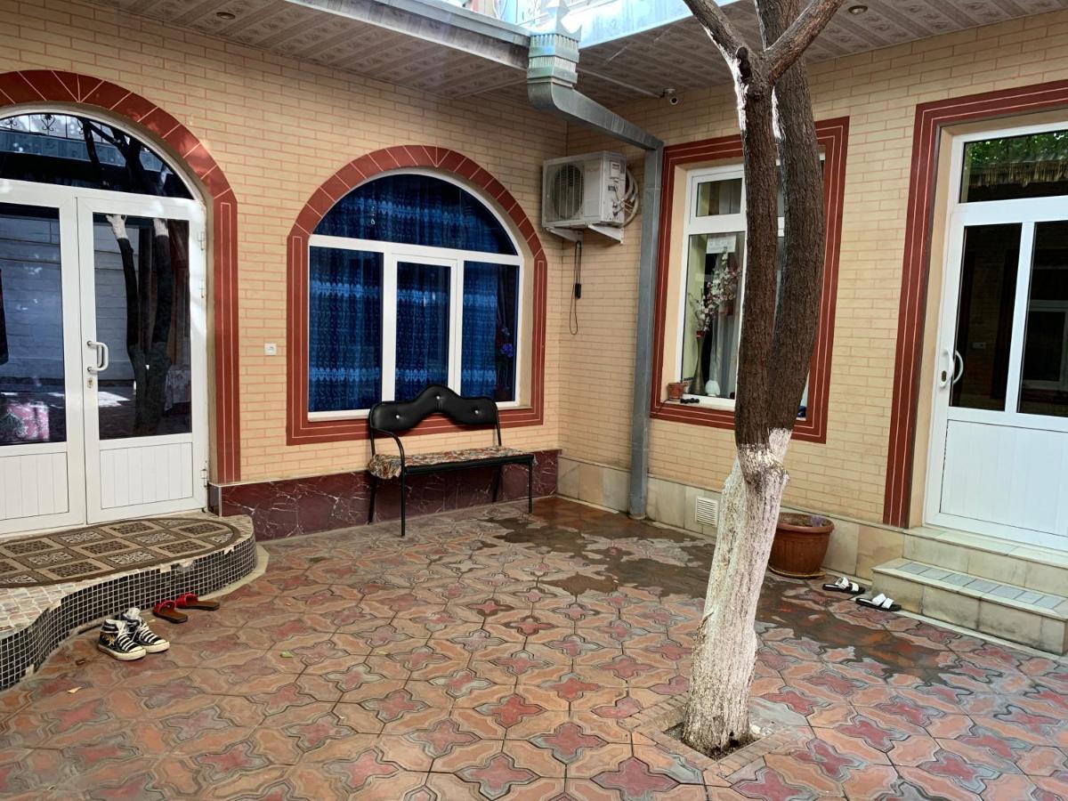 Muharram Homestay In The Neighborhood Of The Registan Square, 家族 ゲストハウス ซามาร์คันด์ ภายนอก รูปภาพ