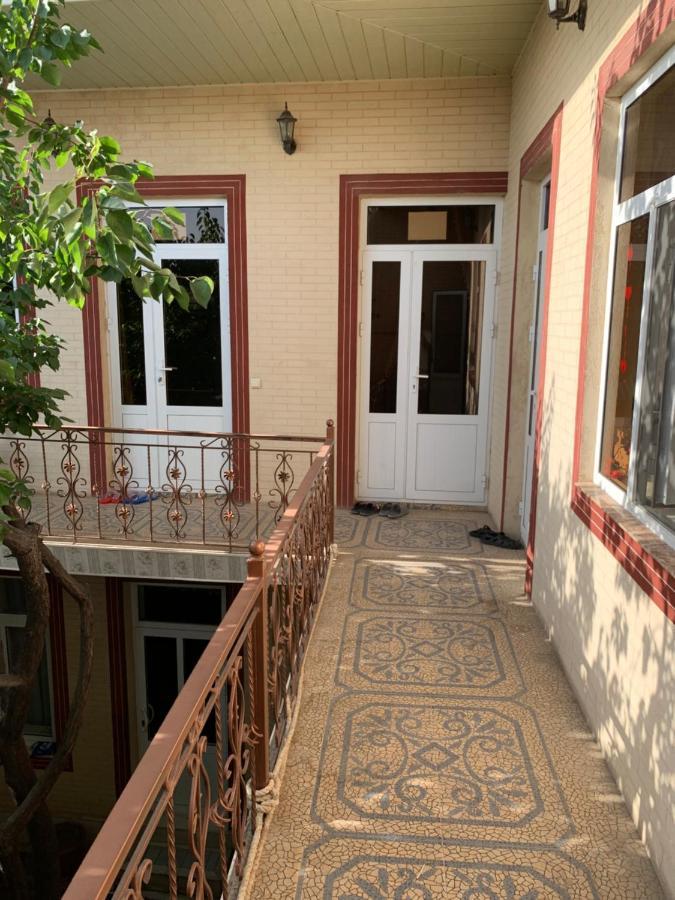 Muharram Homestay In The Neighborhood Of The Registan Square, 家族 ゲストハウス ซามาร์คันด์ ภายนอก รูปภาพ