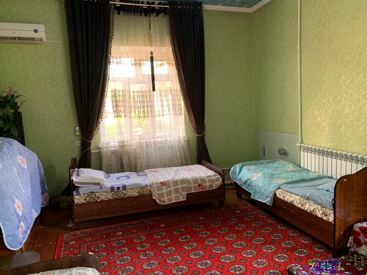 Muharram Homestay In The Neighborhood Of The Registan Square, 家族 ゲストハウス ซามาร์คันด์ ภายนอก รูปภาพ