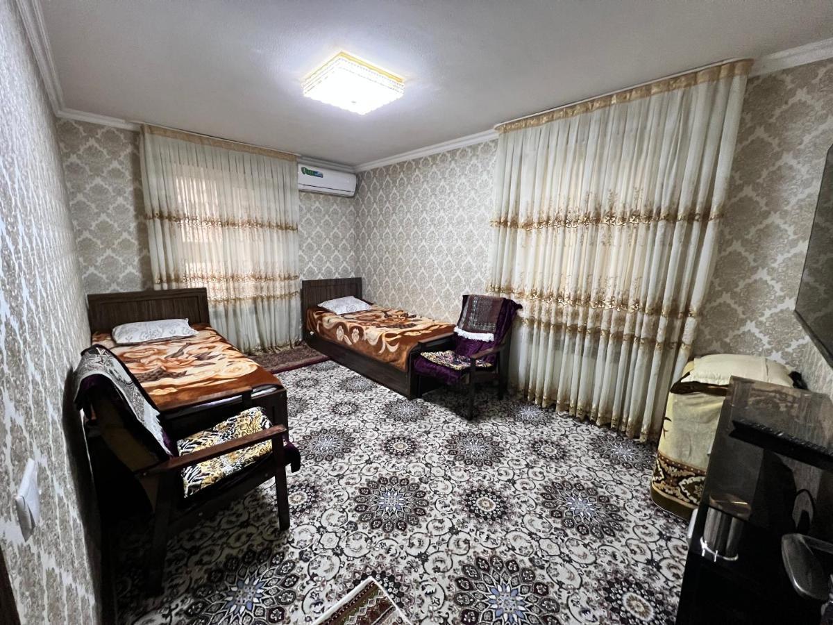 Muharram Homestay In The Neighborhood Of The Registan Square, 家族 ゲストハウス ซามาร์คันด์ ภายนอก รูปภาพ