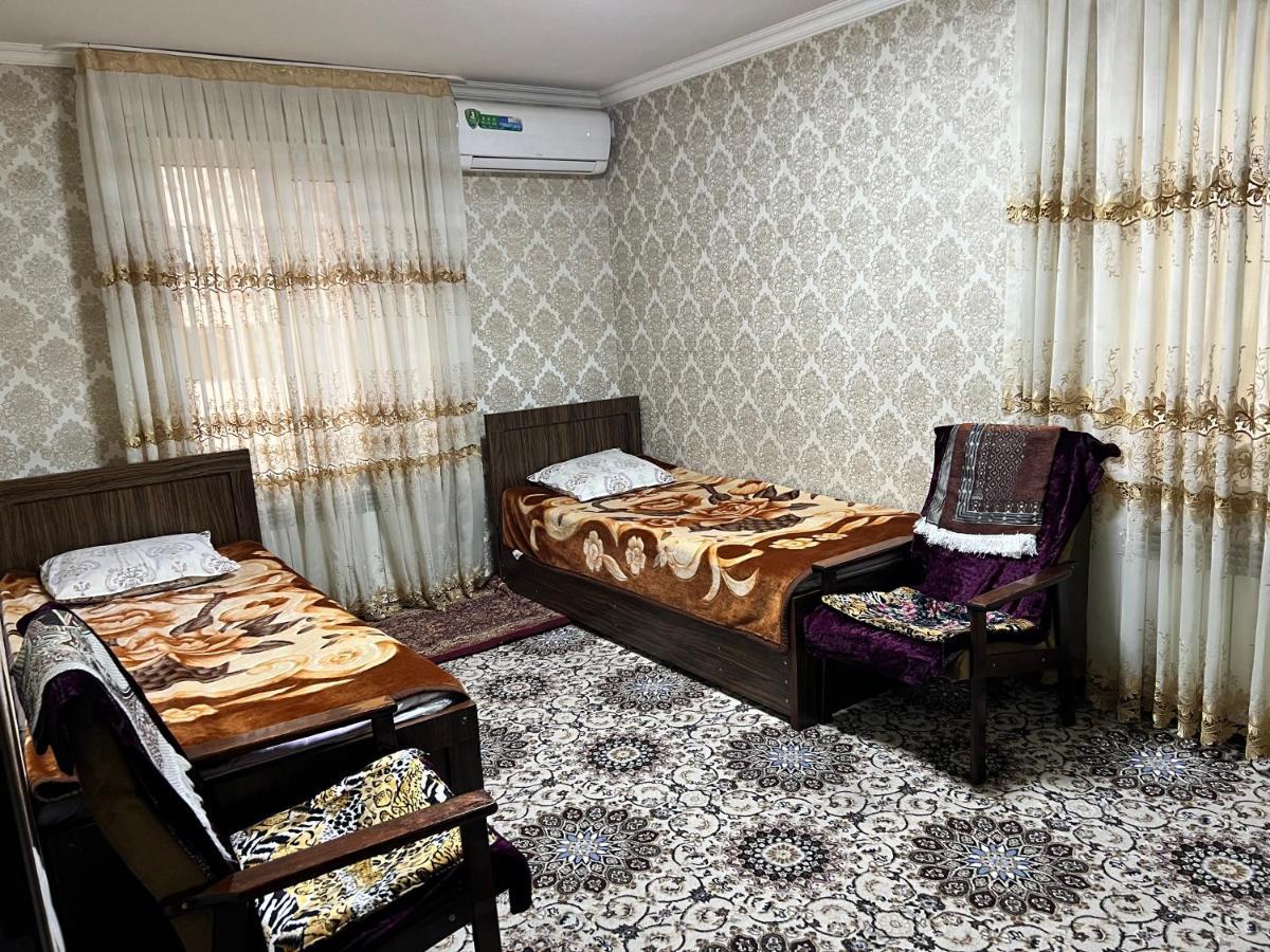 Muharram Homestay In The Neighborhood Of The Registan Square, 家族 ゲストハウス ซามาร์คันด์ ภายนอก รูปภาพ