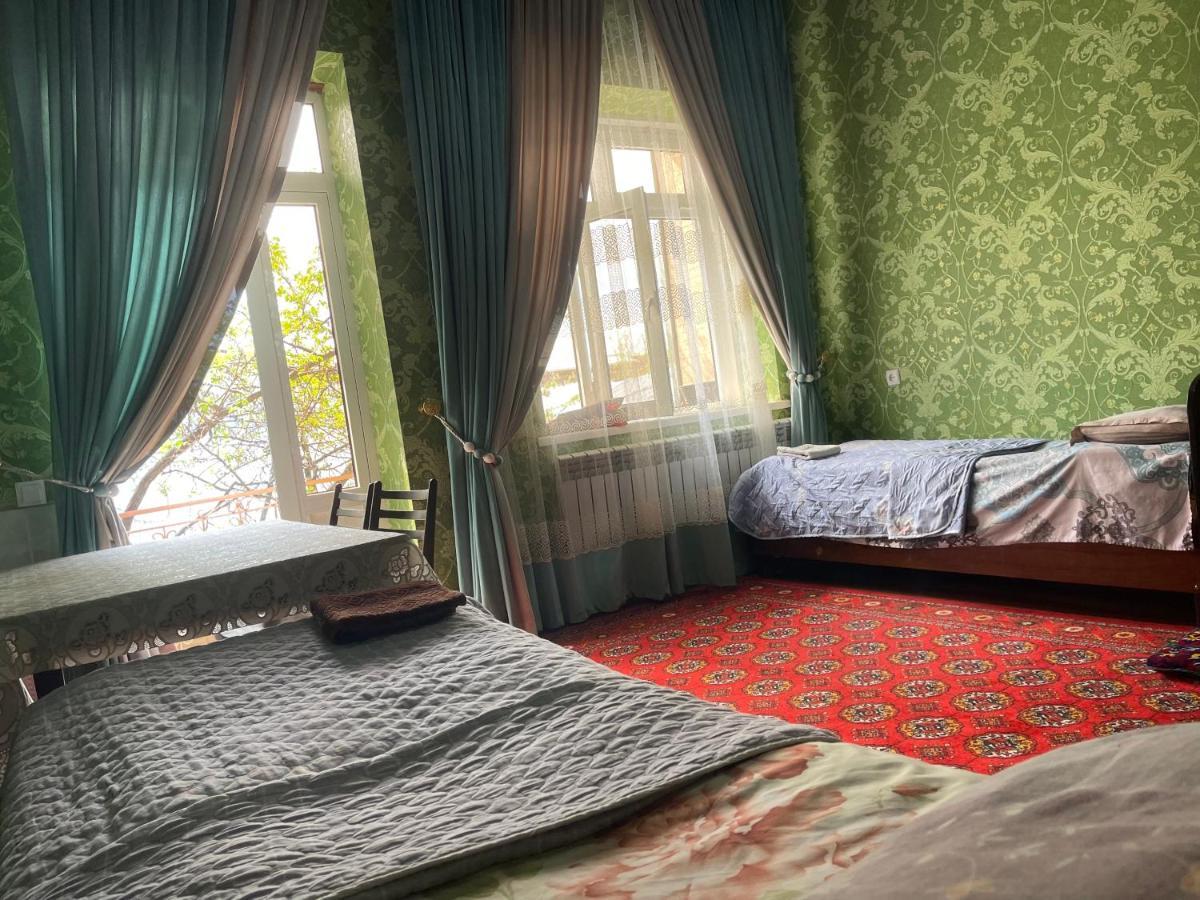 Muharram Homestay In The Neighborhood Of The Registan Square, 家族 ゲストハウス ซามาร์คันด์ ภายนอก รูปภาพ